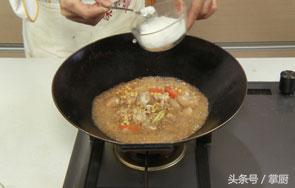 猪尾巴怎么做好吃？教您做黄豆猪尾，酱香浓郁，香浓入味