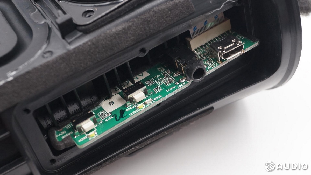 三款热门TWS真无线蓝牙音箱深度拆解，方案全面解析