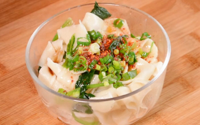 圖片[1]-油潑面做法  色香味俱佳-起舞食譜網(wǎng)