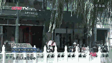 70岁老太苦练7年，终成“灵魂画手”，画谁不像谁，却爆红网络……