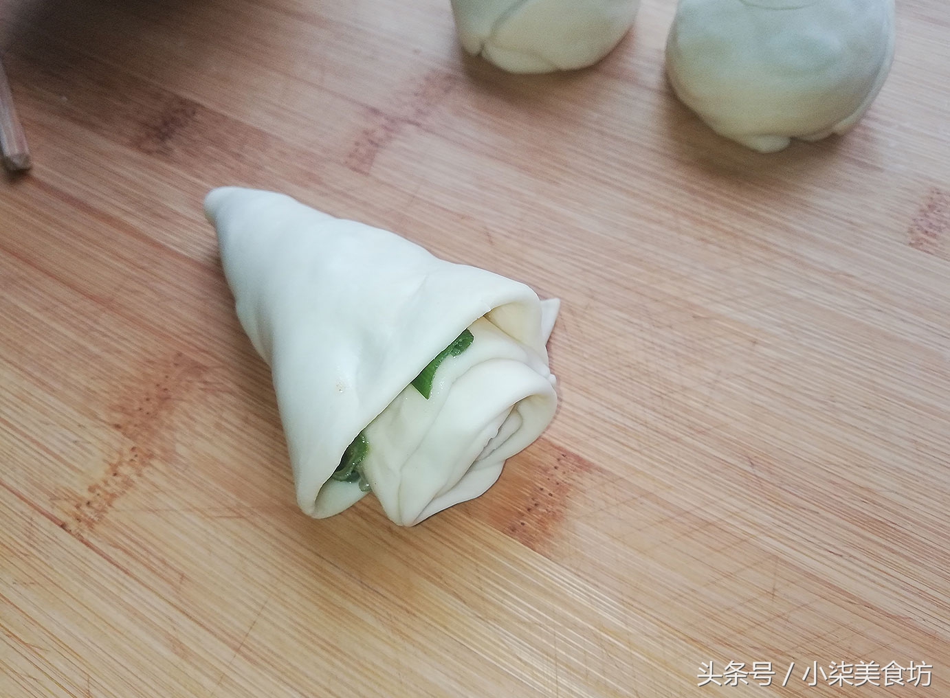 图片[12]-早餐葱油饼做法 外皮酥脆 层次多柔软的诀窍 学会2分钟就出锅-起舞食谱网