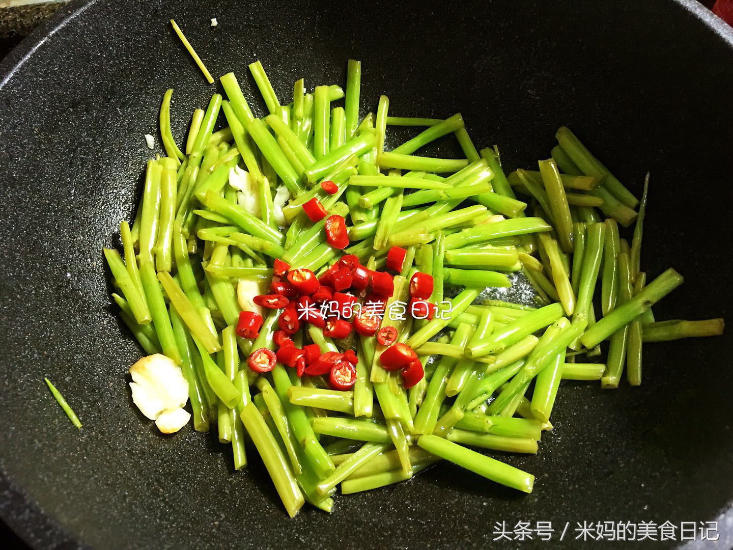 图片[9]-酸辣空心菜梗做法步骤图 闻着流口水看着想吃-起舞食谱网