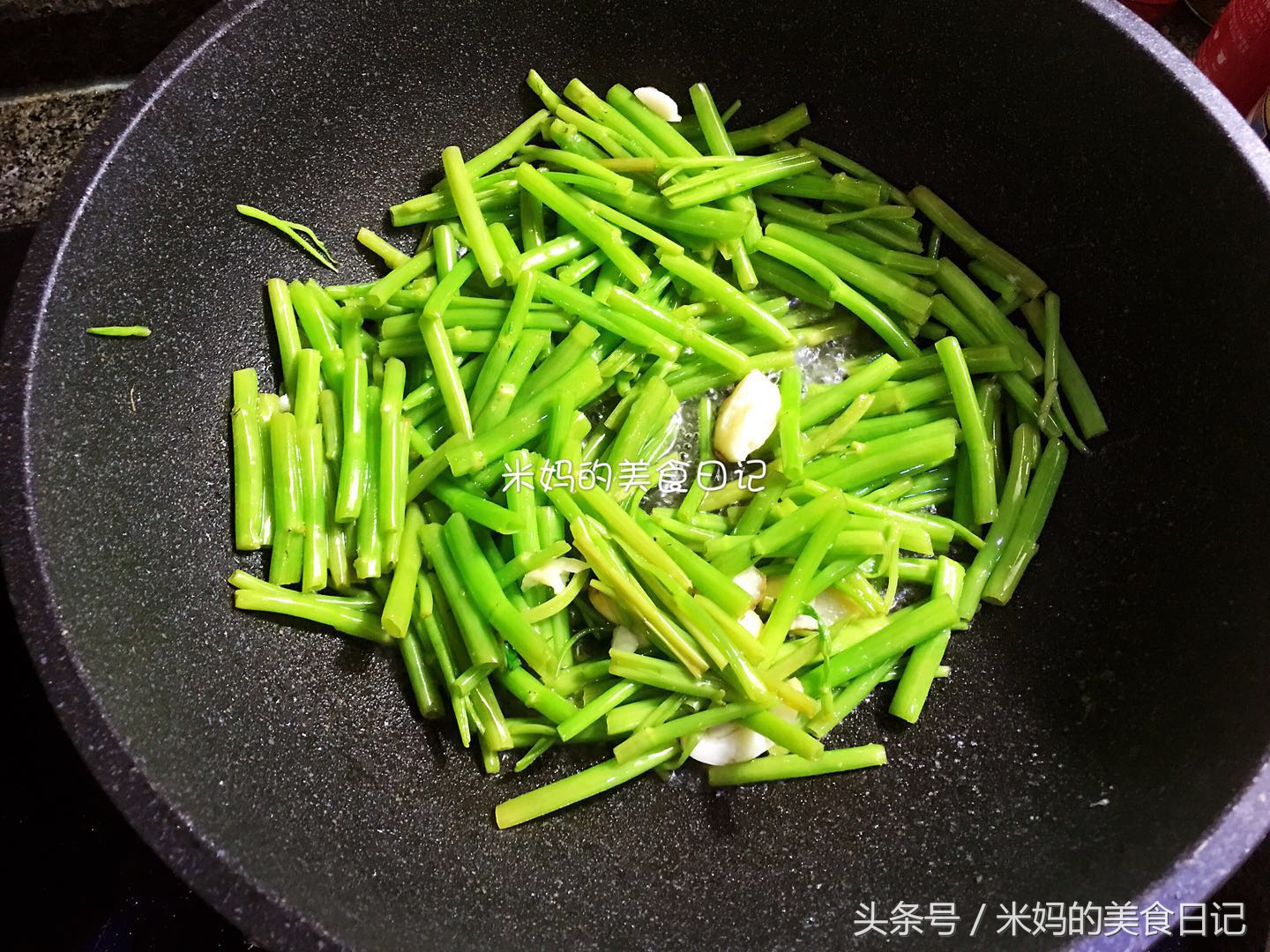 图片[8]-酸辣空心菜梗做法步骤图 闻着流口水看着想吃-起舞食谱网