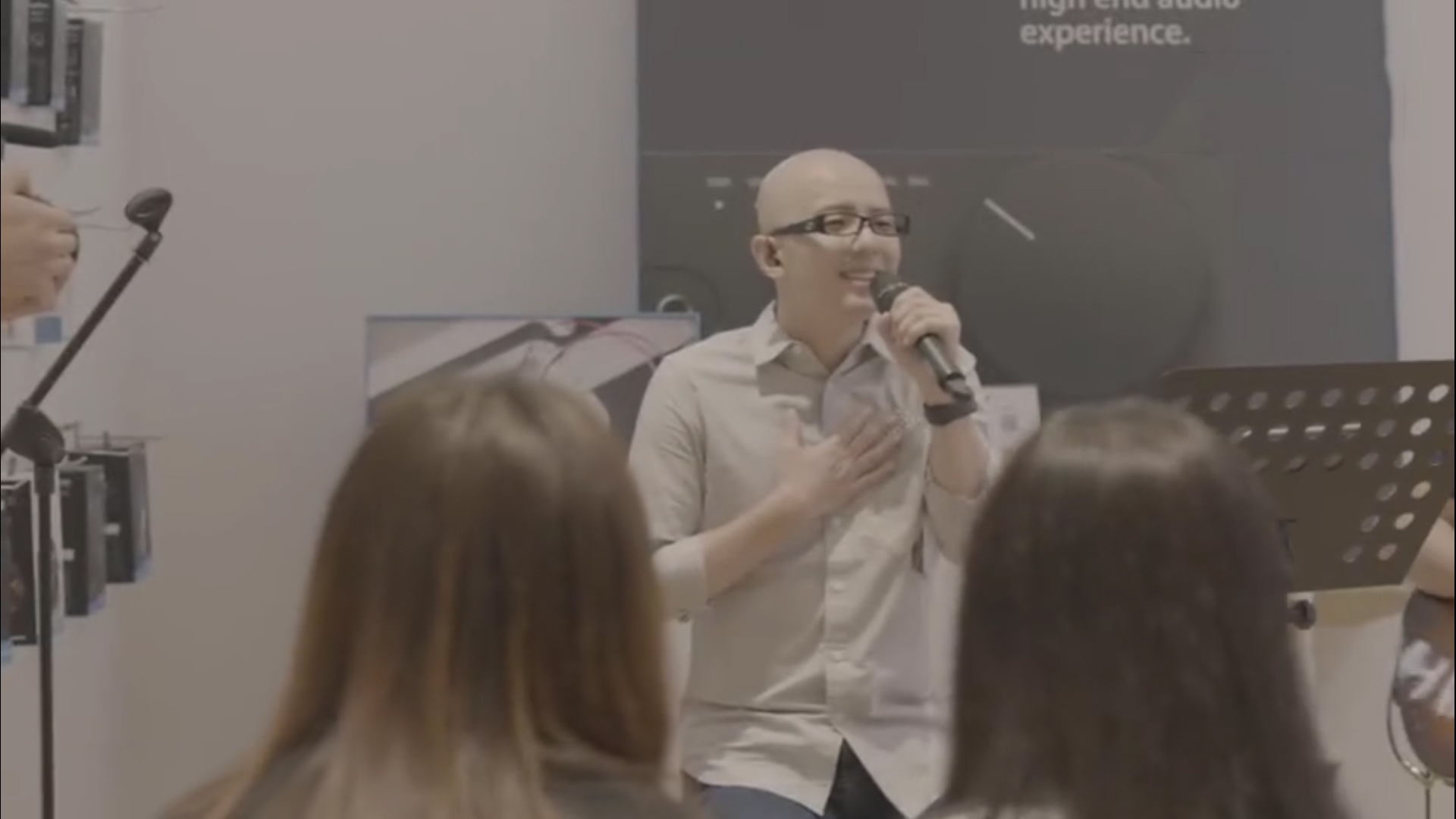 The singer sends a blessing another tenderness mid-autumn in safety deduce " I wish the person is long "