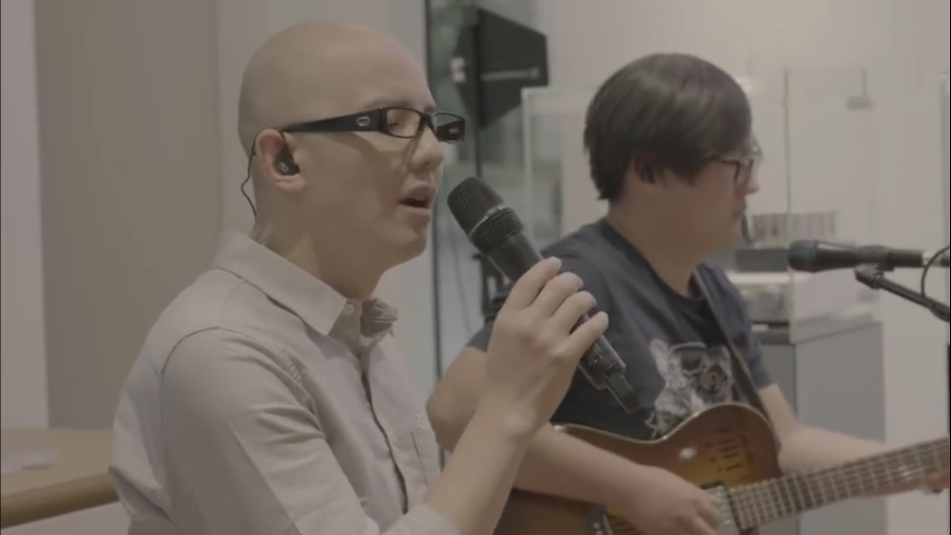 The singer sends a blessing another tenderness mid-autumn in safety deduce " I wish the person is long "