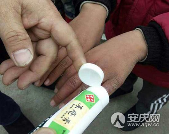 一贴药膏成就百年 一专多元寻找新生