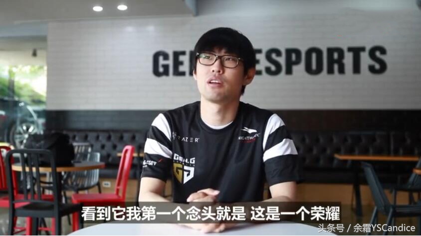 LOL全世界独一无二UZI/Faker手办，选手们看到后反应各不相同