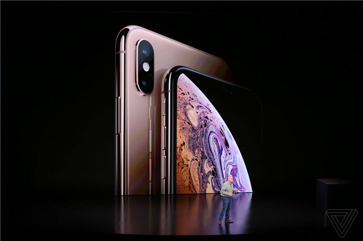 5比2：三星Note9 PK 苹果iPhoneXS Max屏幕显示的终极结果