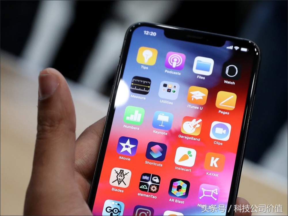 为什么买iPhone XS比iPhone XS Max更可靠，看了这10个原因毫无疑问摇摆不定