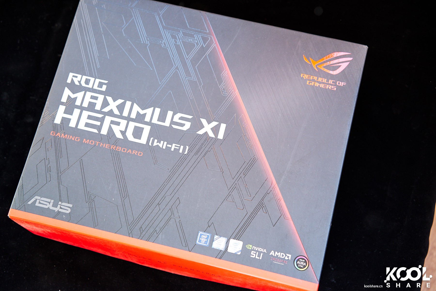 华硕 ROG MAXIMUS XI HERO 图赏