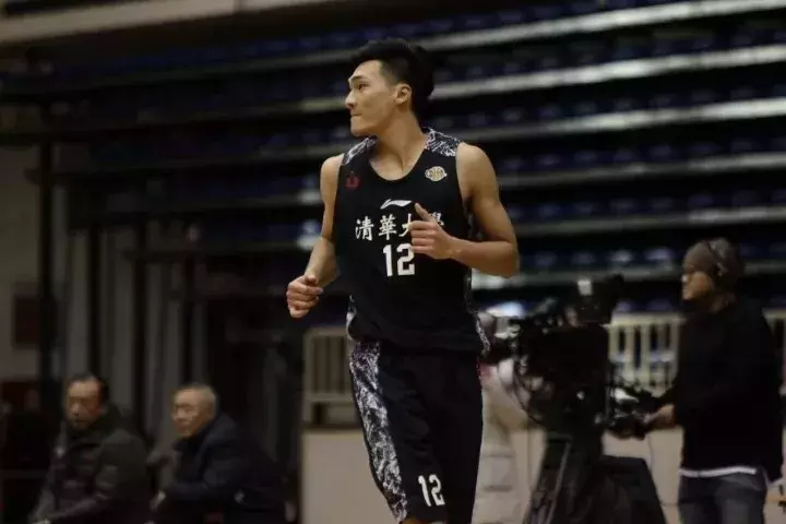 他以体育专长生的身份进入清华大学,并做到体育专项与学业统筹!