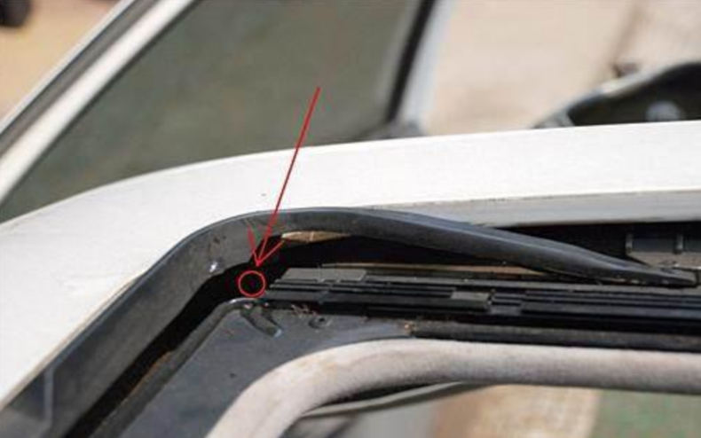 汽车这6个排水孔,知道3处的就是老司机