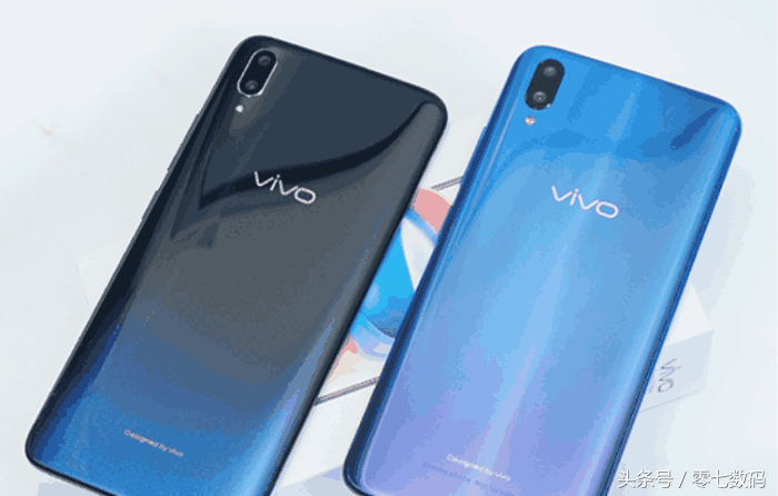 再见刘海屏！屏下指纹配水滴全屏：vivo V11 开箱评测