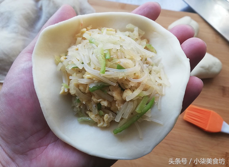 图片[15]-想吃这个馅饼 不用发面 开水一烫 10分钟就能做好 外酥里软-起舞食谱网