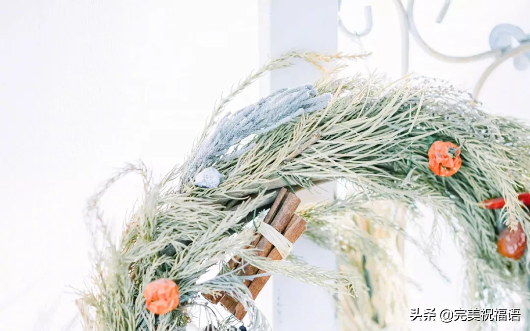 向日葵经历了风雨，站在阳光下更显灿烂；人生尝尽了百味方觉甜美