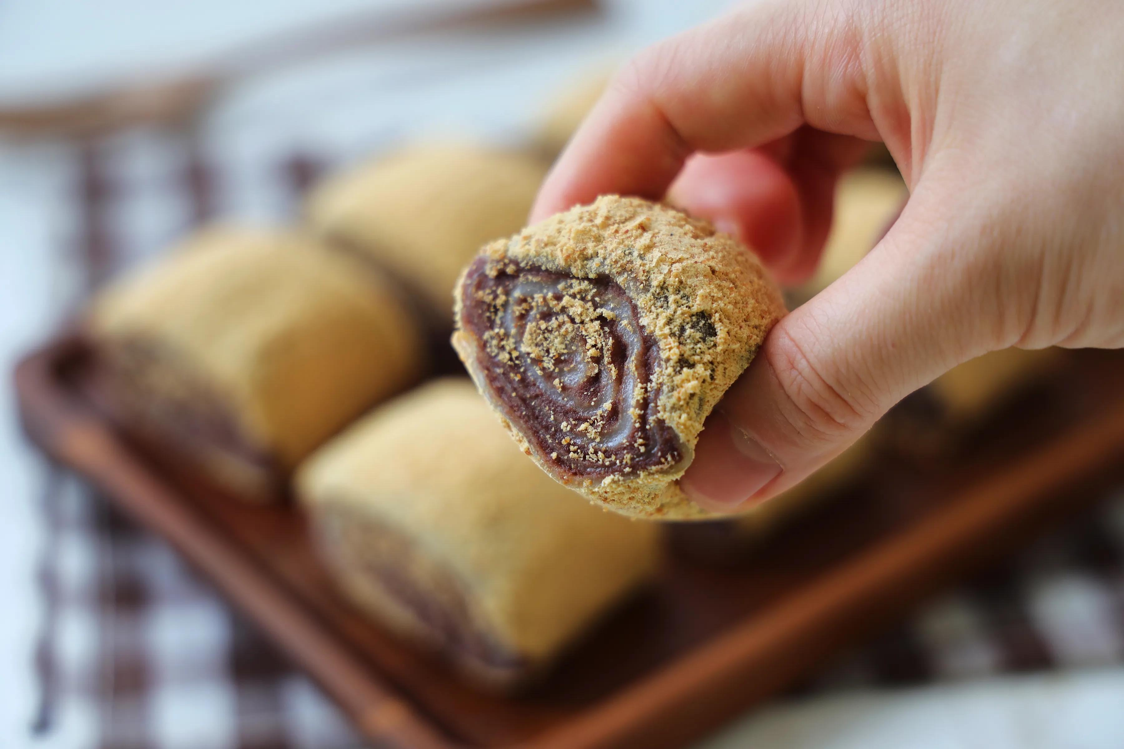 夏天必吃的小吃，糯唧唧的，冰涼爽口，咬一口就上癮，超級好吃哈