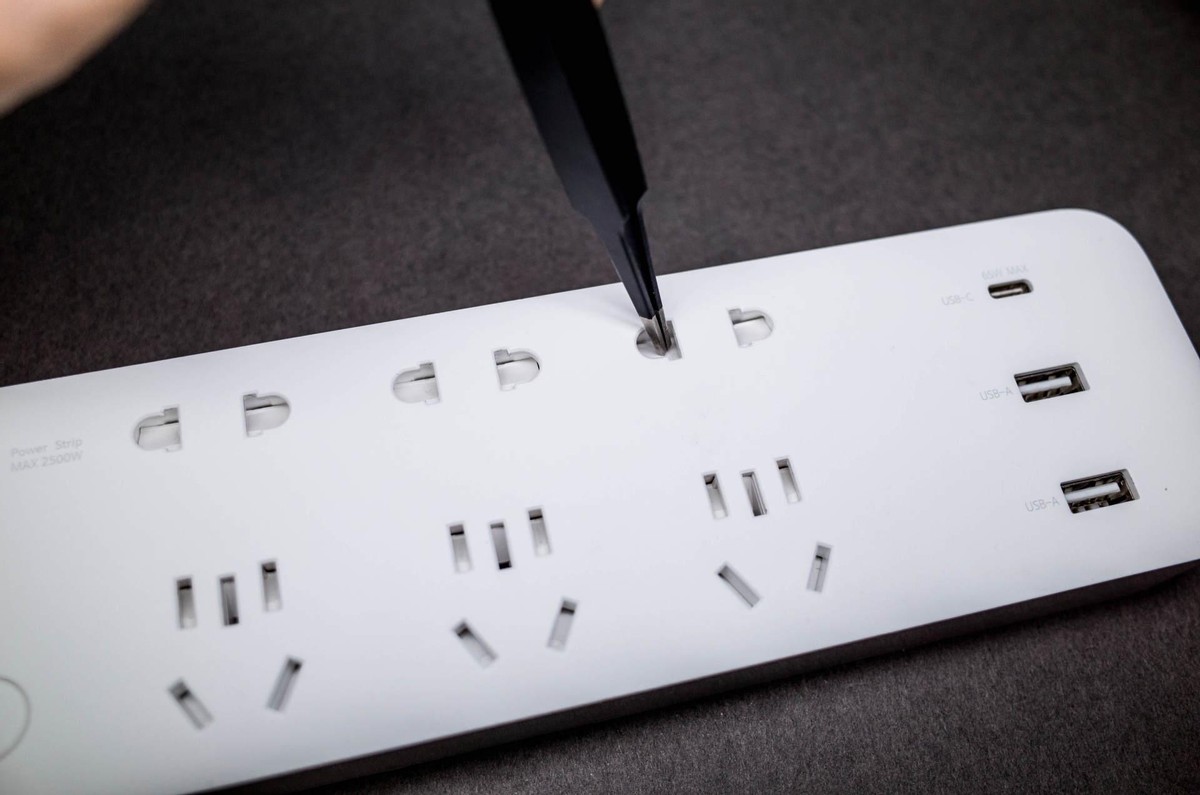 充电一步到位：紫米65W六位延长线插座