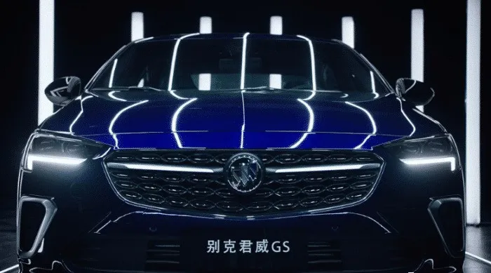 别克君威时速40km/h撞上垃圾车，车友：美系车果然不一般