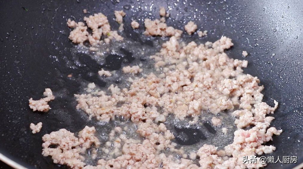 家常豆腐汤怎么做？教你肉末豆腐汤的做法，加了西红柿带酸味