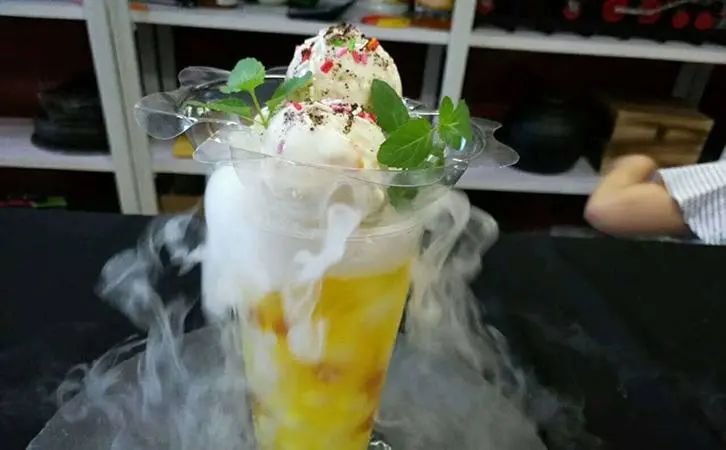 曾火遍全國的“冒煙”冰淇淋，突然間門可羅雀，為何又沒人買了