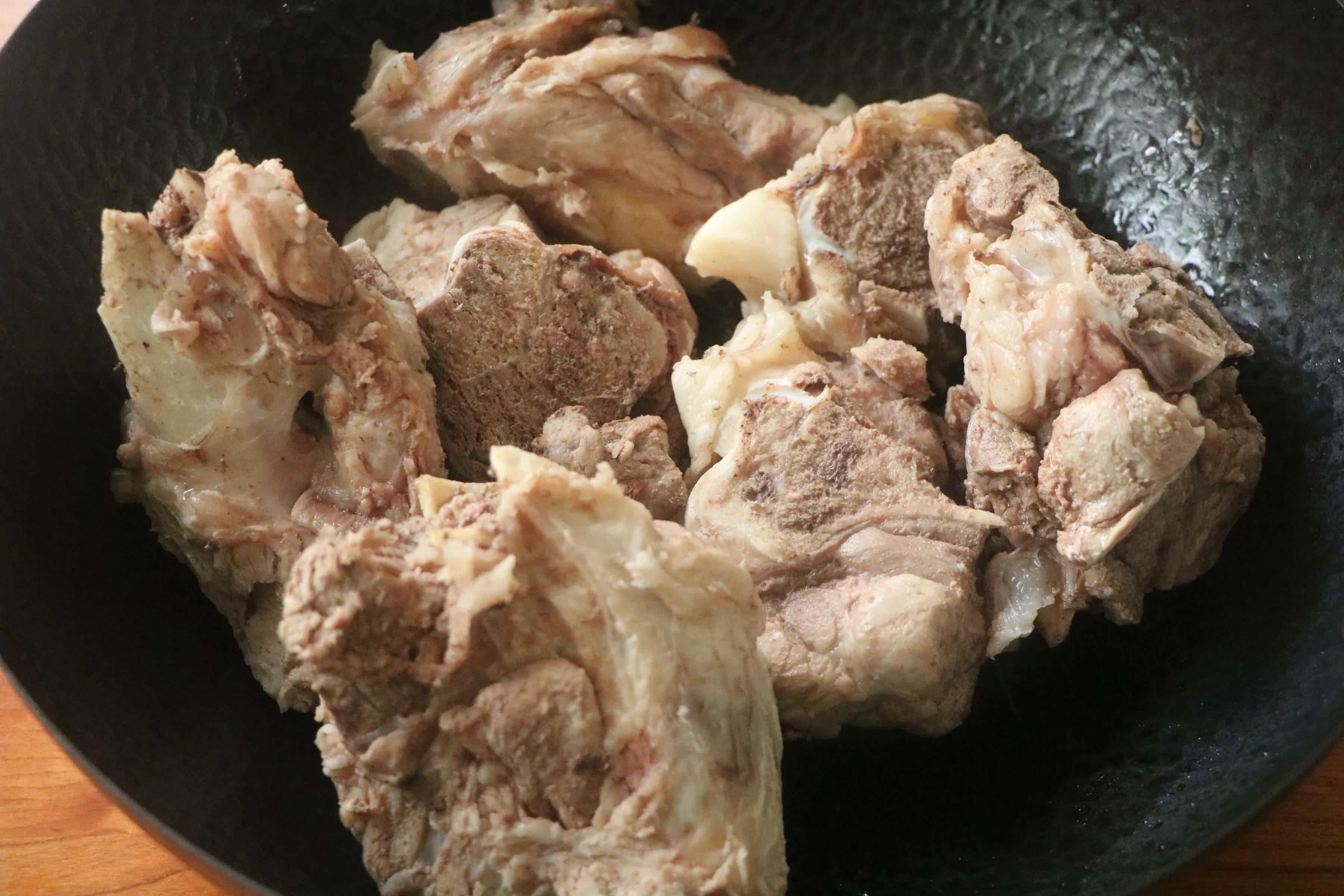 家庭版本的卤棒骨，每次卤一大锅瞬间被抢光，解馋更过瘾！香