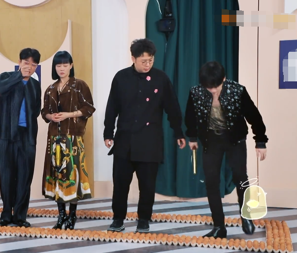 周震南踩破鸡蛋，本想着赶紧救场，却被杜海涛无情拆台，太难了