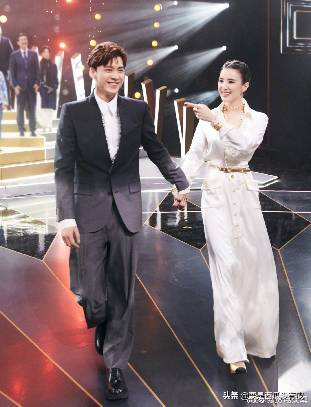 李易峰想拿    女演员，和李云迪搭档，为童谣颁奖！这也太帅了！