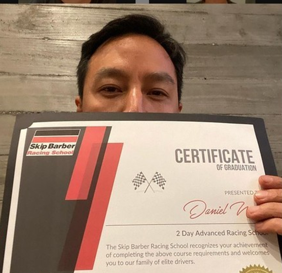 吳彥祖曬與證書同框，自稱一個月考出3張證，成新晉娛樂圈賽車手