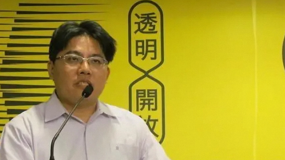 被民進黨高官怒罵蟑螂後，�立委�回應：他道歉了，我不在意