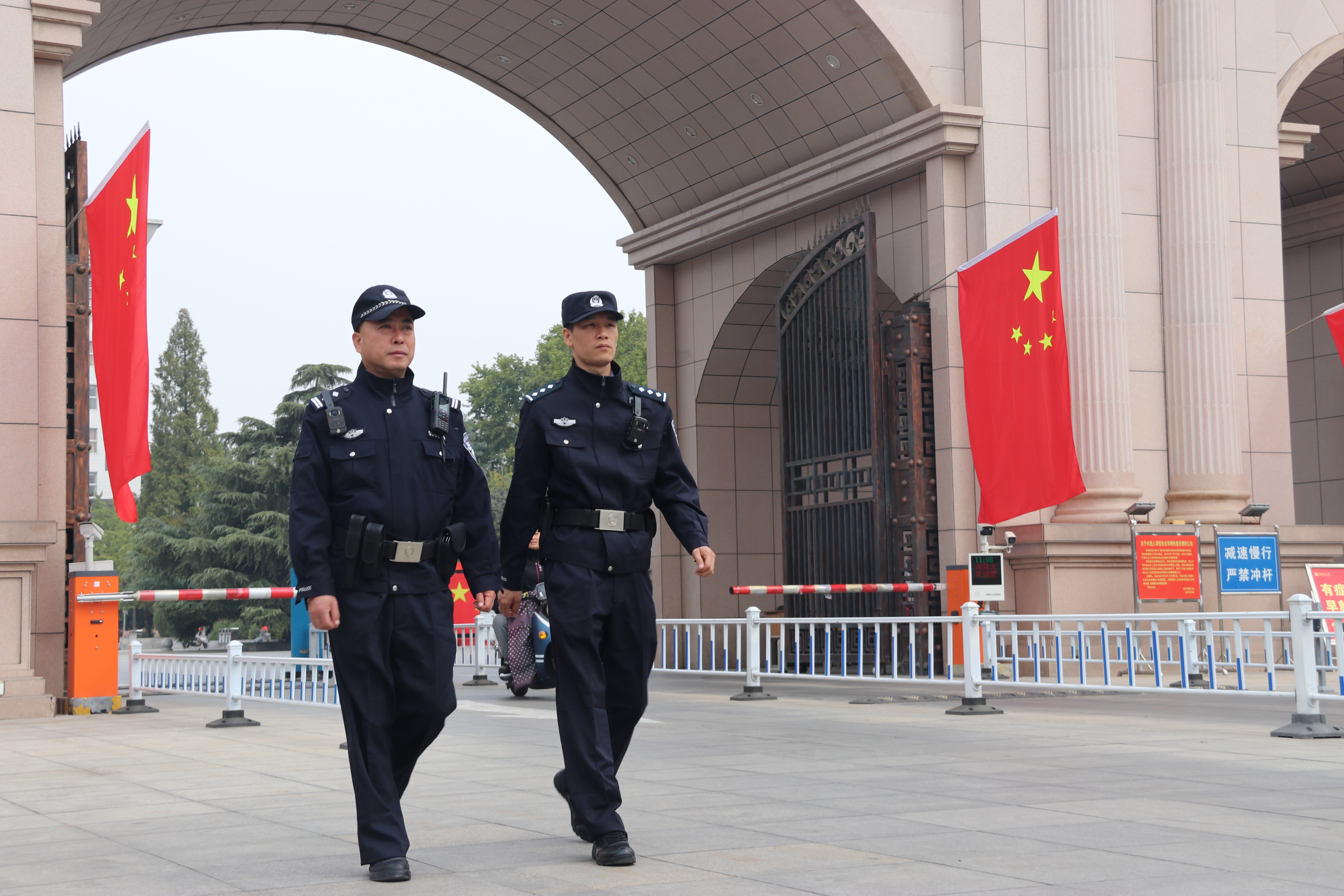 新乡市牧野警方:挡在危险前面的片警刘占伟 - 今报网 东方今报官方网