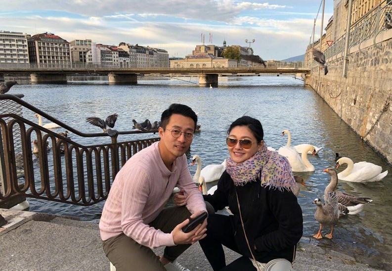汪小菲澄清酒后丑闻事件:搂美女亲密动作,微博连转载老婆大s多条动态