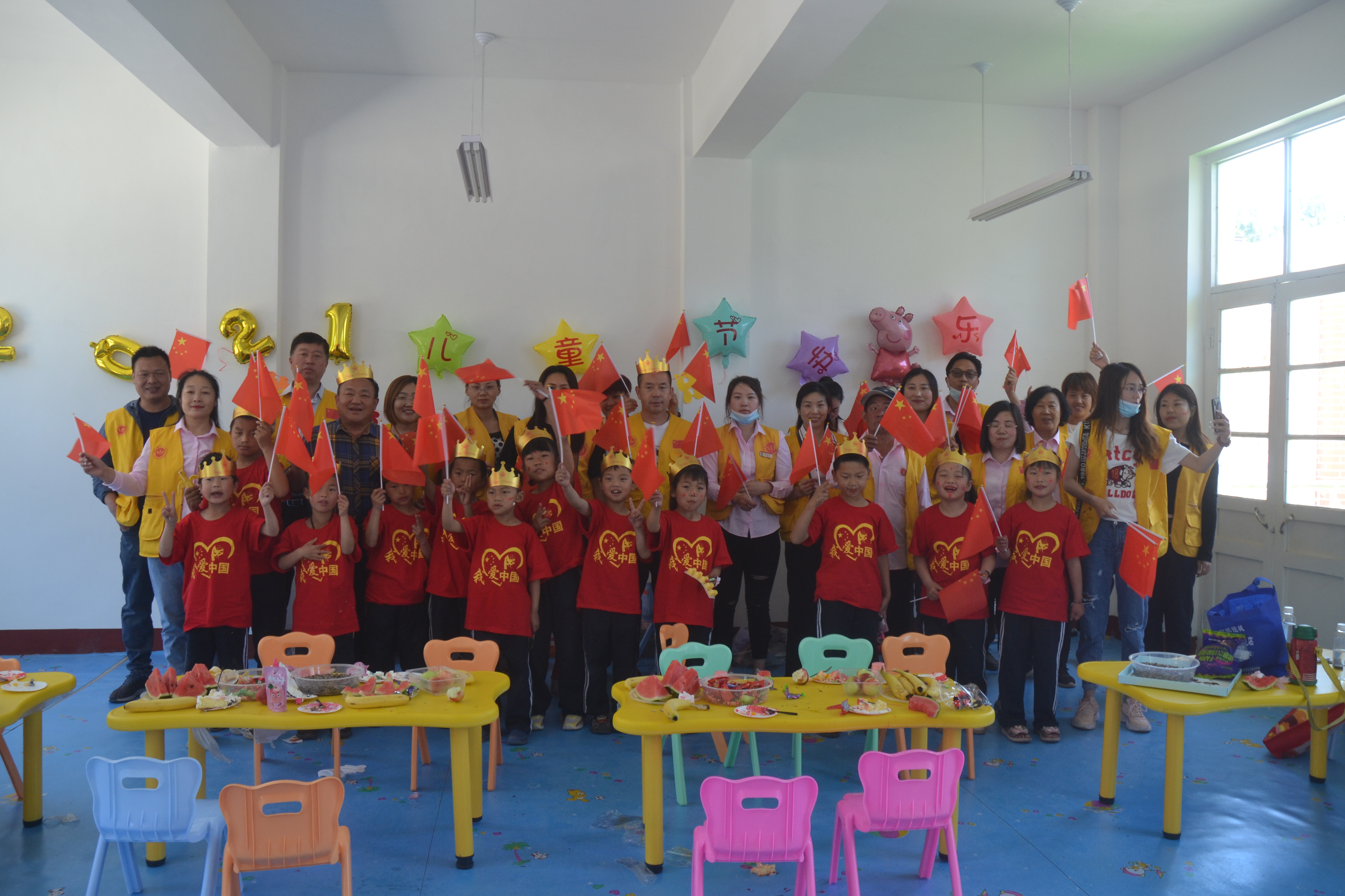 与心相连、为爱陪伴，心连心四海小学庆六一(图11)