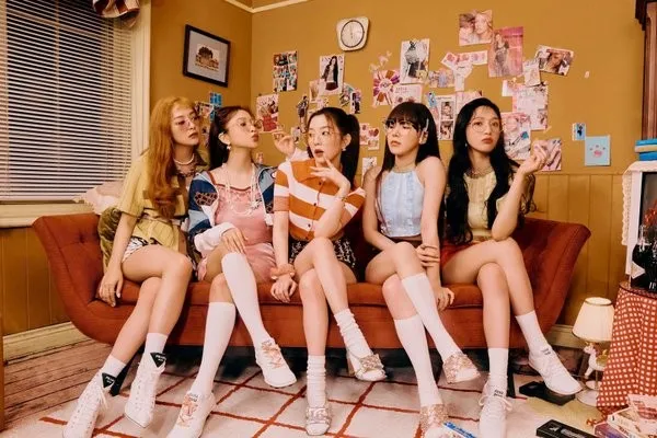 SM为何无法“舍弃”陷入争议的IRENE;JYP成员酷似礼志和Karina?
