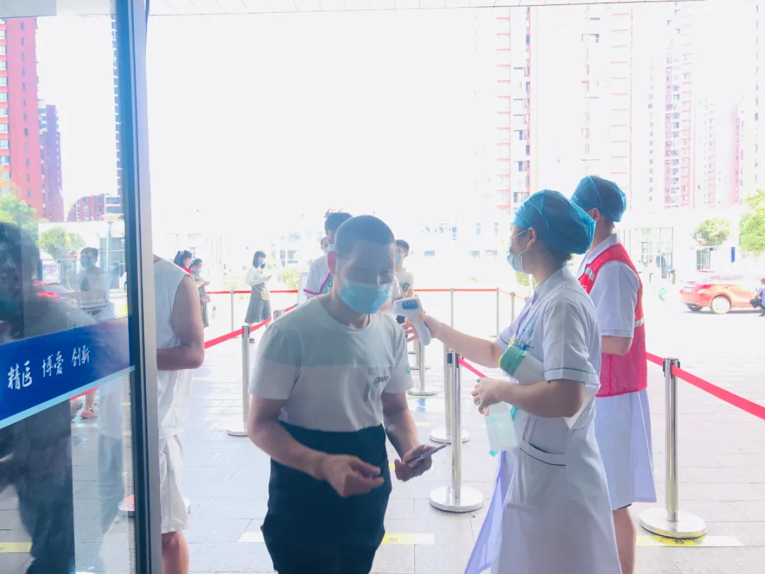 疫情防控的排头兵