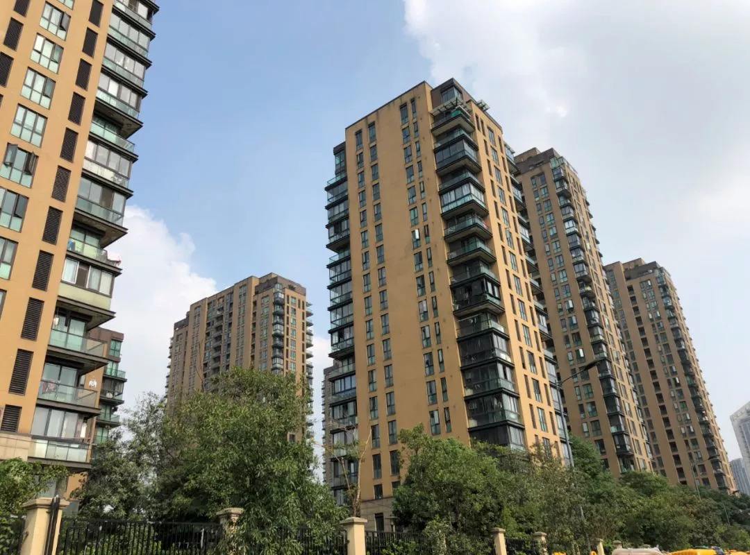 房子的“价格”远远超过“价值”，为何有人“高负债”依然买房？