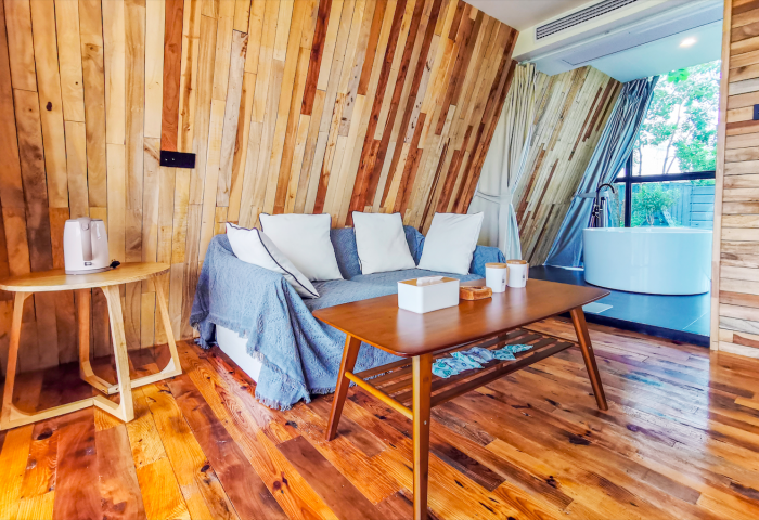 回乡务农却成为网红，稻田里的三角木屋民宿，房费上千仍一房难求