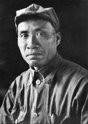 她21岁嫁给朱德，却只做了五年夫妻，婚姻破碎后