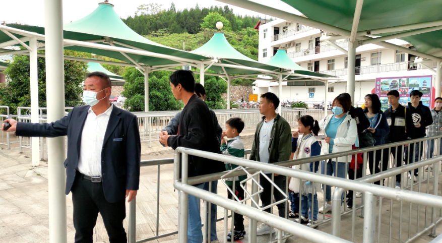 喜迎八方游客，丹江大观苑“五一”热闹非凡