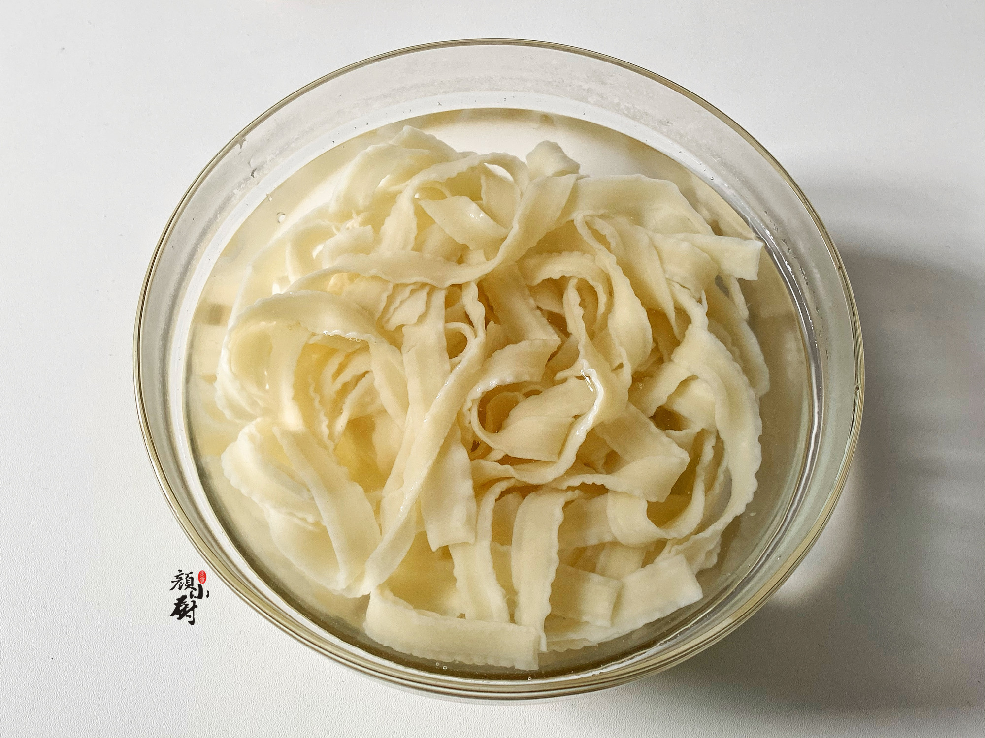 氣溫回升，我家常吃這碗麵，煮一煮10分鐘出鍋，拌醬吃真香