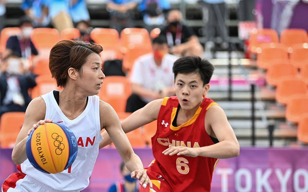 女籃楊舒予爆火，短髮帥、長髮美，北體學生簡直就是“人間扳手”