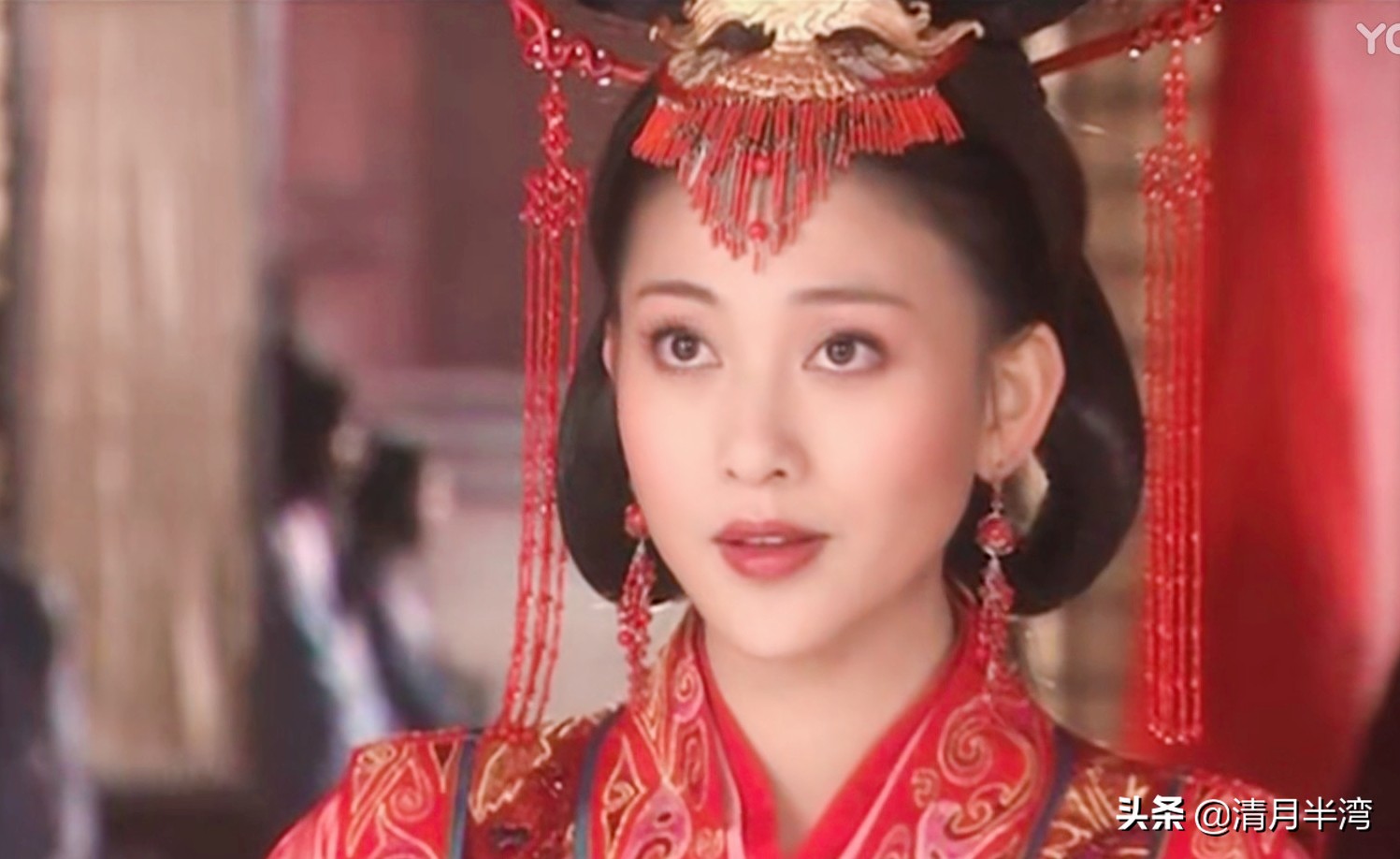 李彩桦在《昭君出塞》中饰演"古代四大美人"之一的王昭君,她是模特