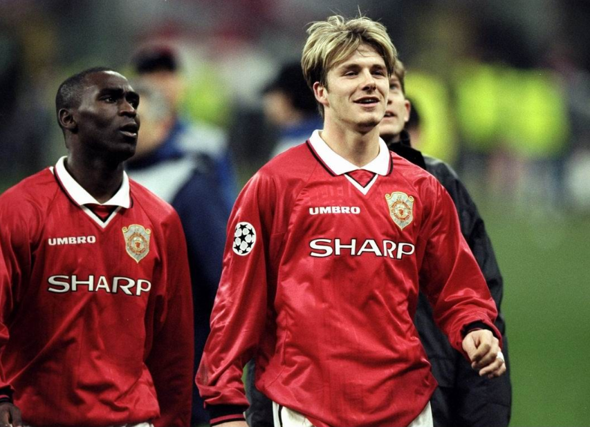 贝克汉姆近照曝光，红体恤配短裤精神抖擞，快