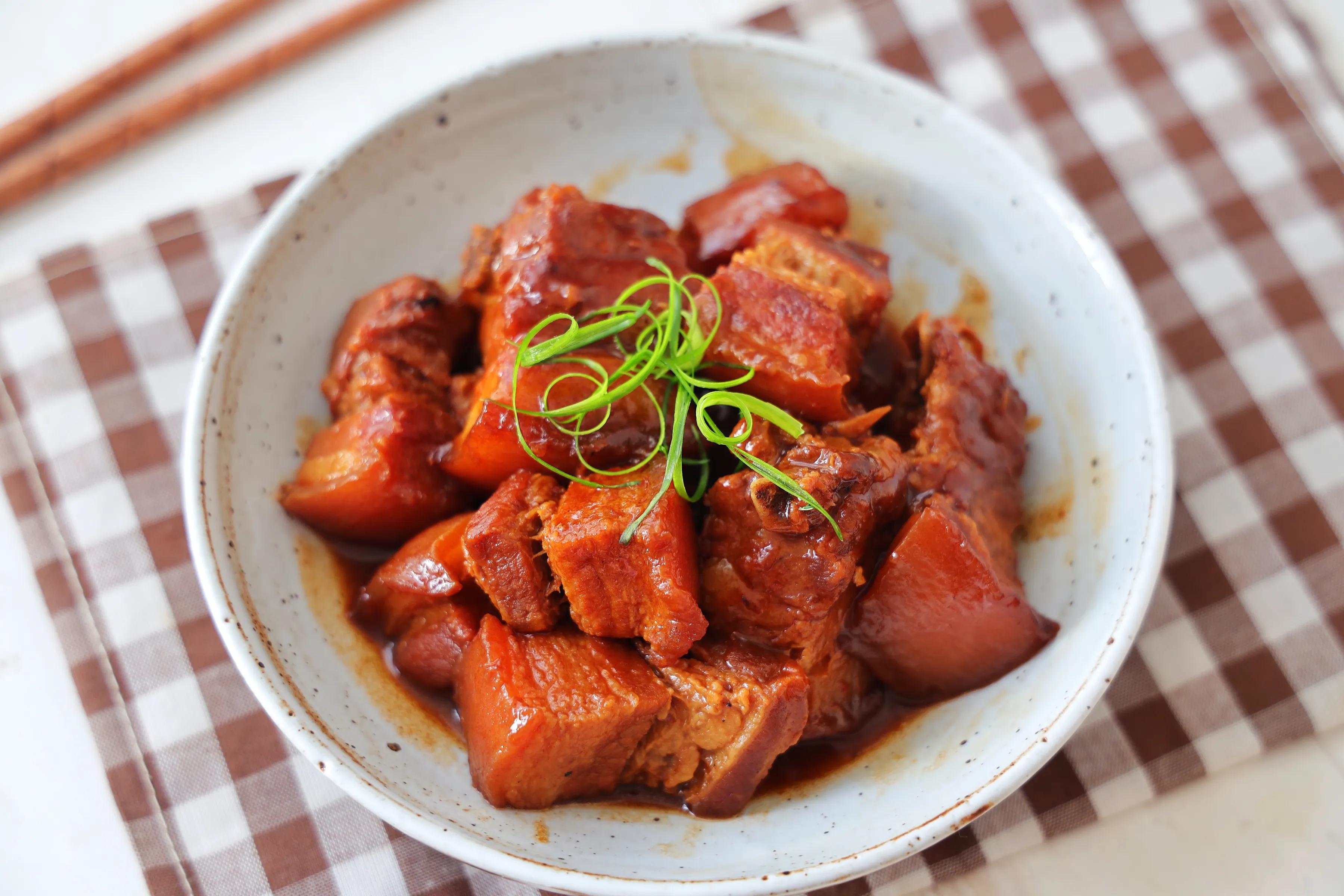 五花肉別紅燒了，教你懶人吃法，一碗醬汁就搞定，鮮香入味