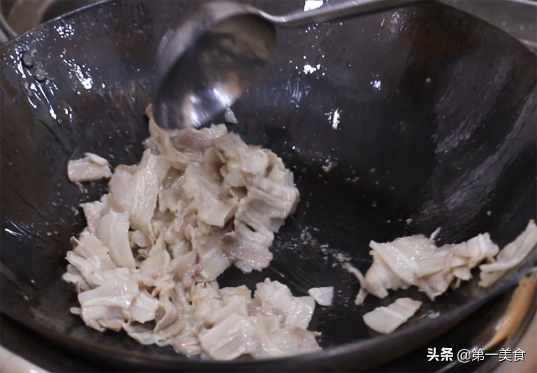 图片[7]-【小炒肉】做法步骤图 肉片焦香不油腻 香辣下饭-起舞食谱网