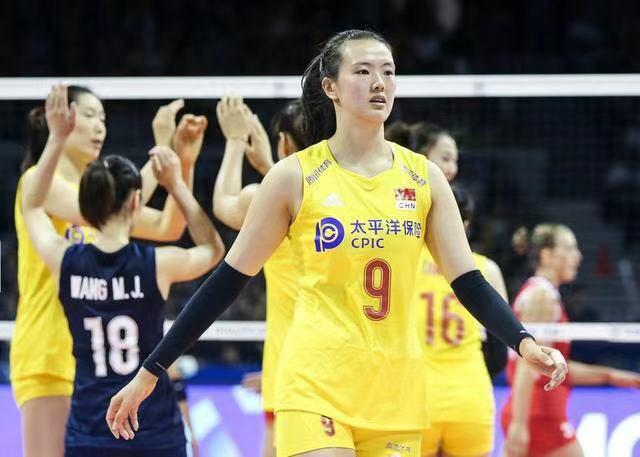 龚翔宇打接应 还能打主攻 也能打二传 刁琳宇甚至客串打自由人 体育 爆资讯新媒体平台