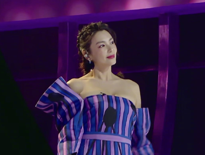 《乘风破浪》姐姐穿搭，张雨绮裙子一万多，她