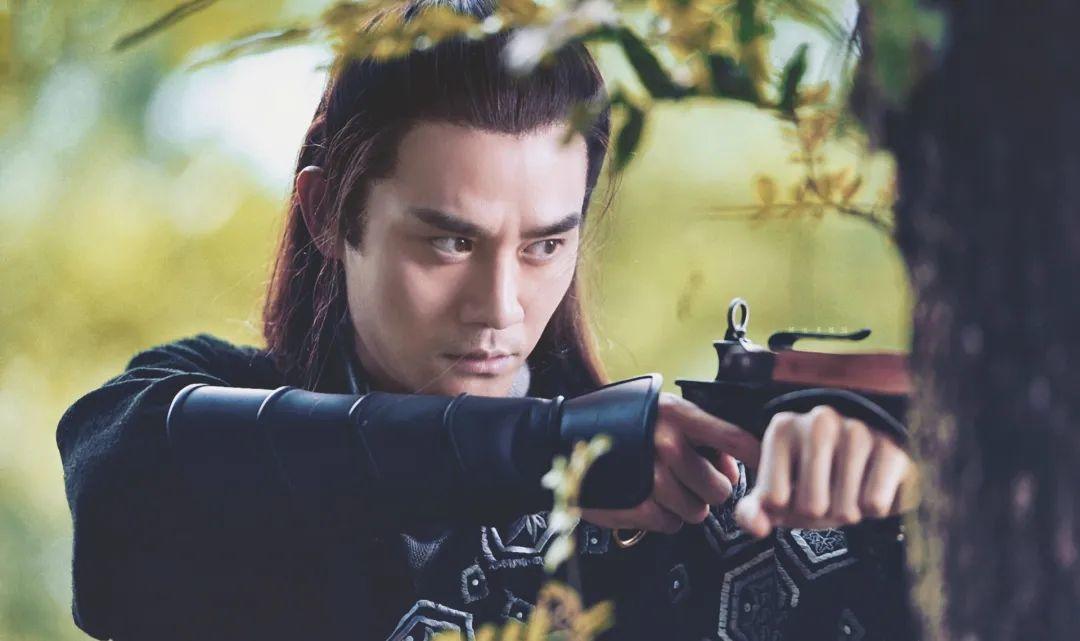 《清平乐》《猎狐》一番霸屏，但王凯离顶级演