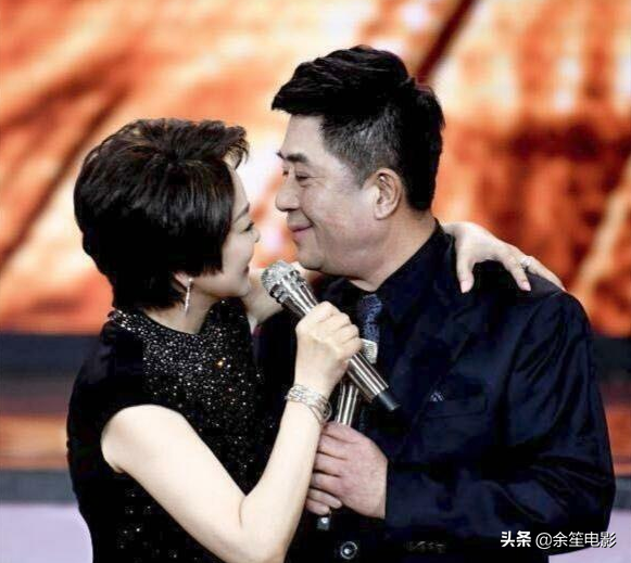 凭《庐山恋》爆红，巅峰时“弃夫”远走美国，