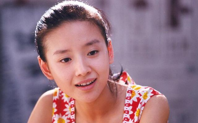 19歲輟學(xué)給張藝謀生3個(gè)娃、隱忍10年拿到結(jié)婚證，陳婷真的太狠了