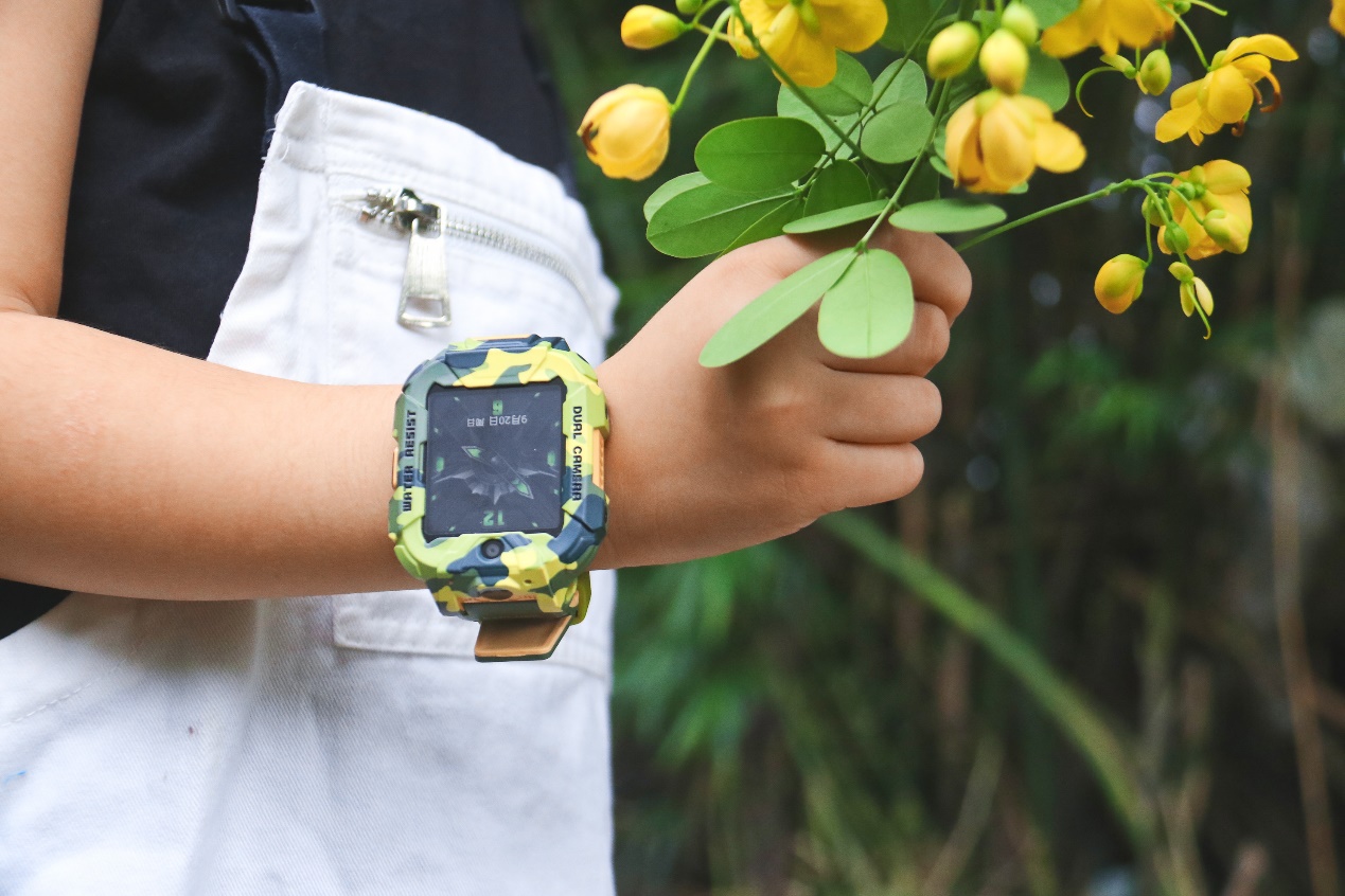 儿童电话手表两大巅峰力作比拼？王者之师，火力全开